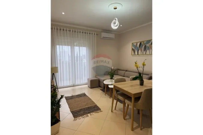 Tirane, jepet me qera apartament , 80 m² 680 € 