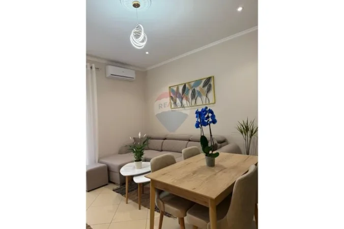 Tirane, jepet me qera apartament , 80 m² 680 € 