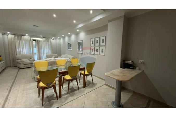 Tirane, jepet me qera apartament , 120 m² 1.500 € (Rruga Ismail Qemali, Tiranë)