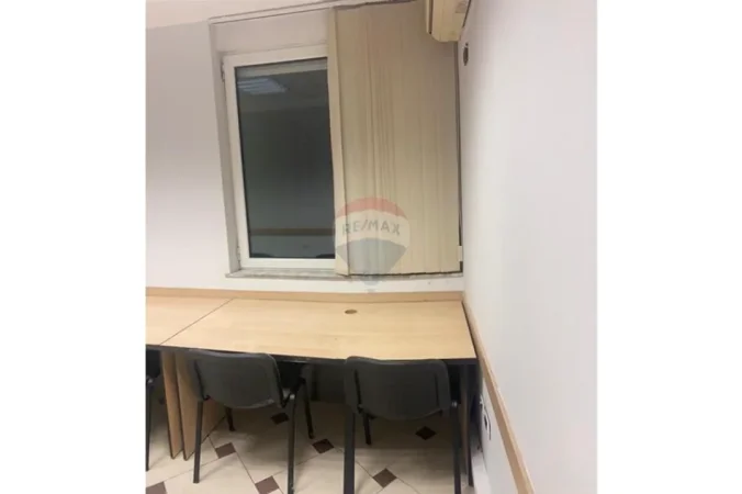 Tirane, jepet me qera zyre , 110 m² 1.200 € 