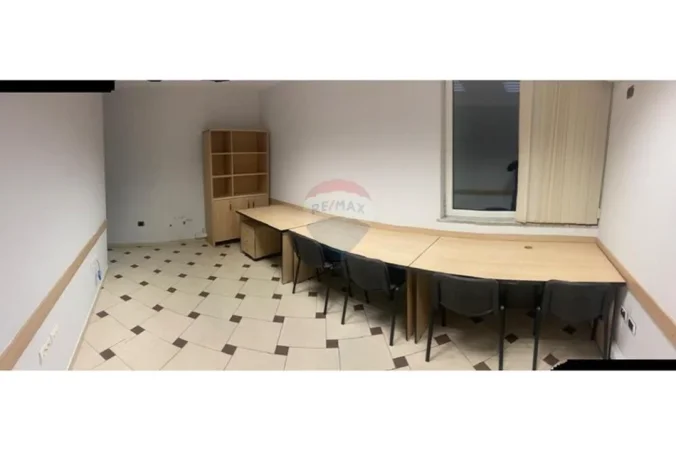 Tirane, jepet me qera zyre , 110 m² 1.200 € 