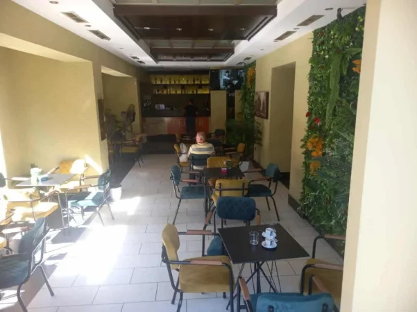 Tirane, shitet nga Pronari, pa-komision ambjent biznesi Kati 0, 140 m² 310.000 € (Rruga Ali Visha)