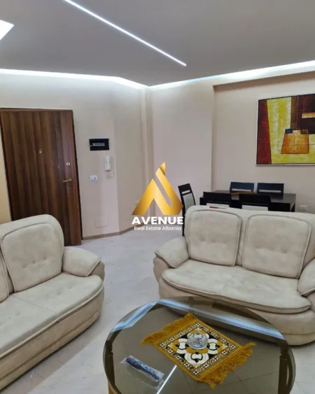 Tirane, jepet me qera apartament 2+1+Ballkon Kati 5, 106 m² 750 € (Rruga e Kosovareve)