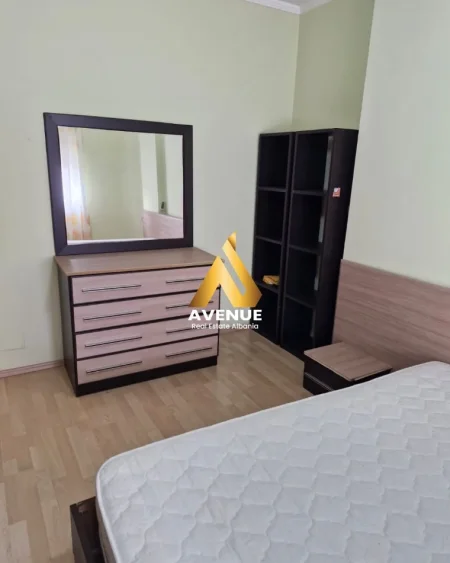 Tirane, jepet me qera apartament 2+1+Ballkon Kati 5, 106 m² 750 € (Rruga e Kosovareve)