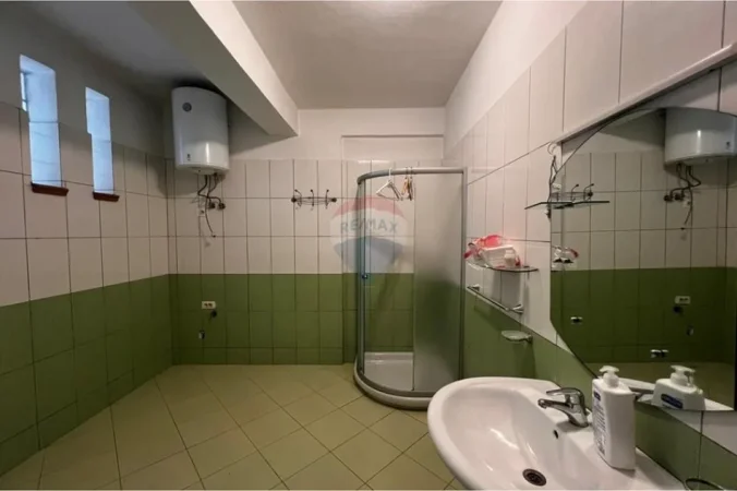 Tirane, shitet apartament , 160 m² 267.000 € 