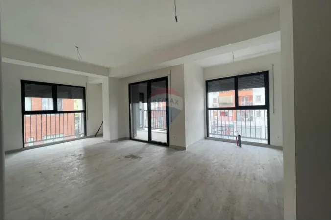 Tirane, shitet apartament , 147 m² 265.000 € 