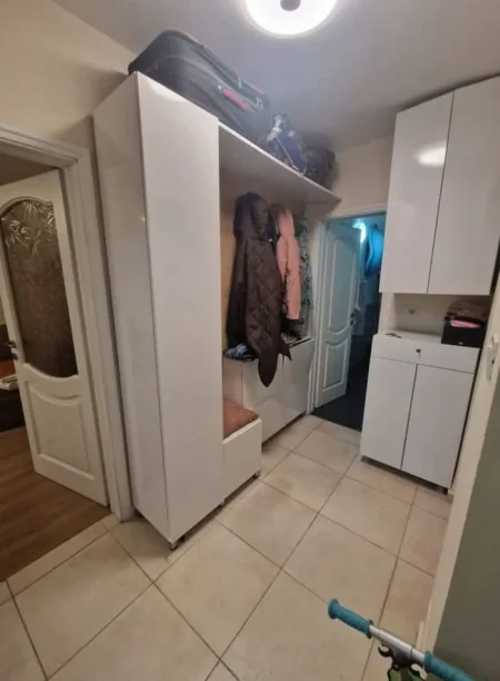 Tirane, shitet nga Pronari, pa-komision apartament 1+1+Ballkon Kati 4, 49 m² 120.000 € (Perballe Harry Fultz)
