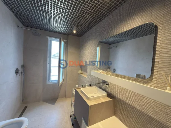 Tirane, shitet apartament 2+1 , 107 m² 295.000 € (Rruga Elbasanit)