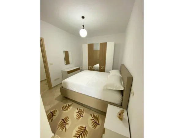 Tirane, jepet me qera apartament 2+1 Kati 8, 60 m² 450 € (Unaza e Re)