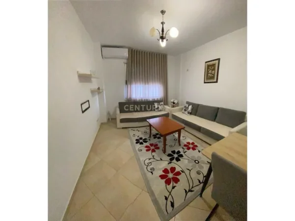 Tirane, jepet me qera apartament 2+1 Kati 8, 60 m² 450 € (Unaza e Re)