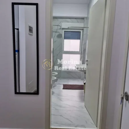 Tirane, jepet me qera apartament 1+1 Kati 6, 50 m² 450 € (Ali Demi)