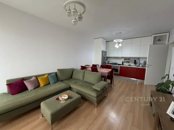 Tirane, shes apartament 2+1 Kati 5, 104 m² 192.000 € (Rruga 5 Maji)