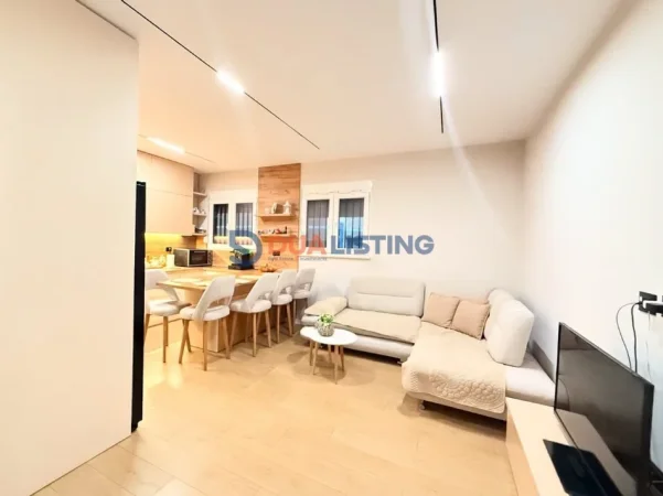 Tirane, jepet me qera apartament 2+1 , 98 m² 750 € (Rruga e Dibres)