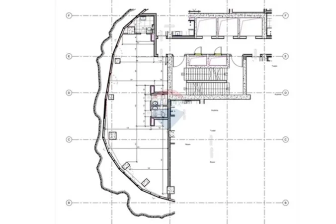Tirane, jepet me qera dyqan , 196 m² 3.500 € 