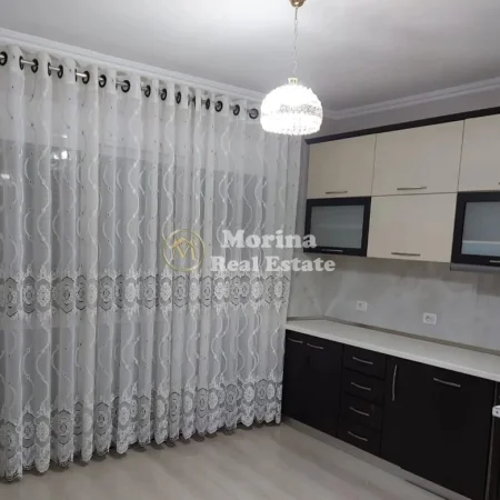 Tirane, shitet apartament 2+1 Kati 4, 108 m² 195.000 € (5 Maji)