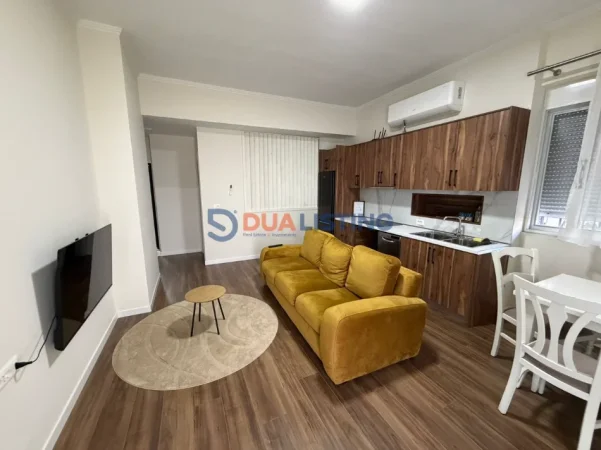 Tirane, jepet me qera apartament 2+1 , 90 m² 850 € (Kopshti Zoologjik)