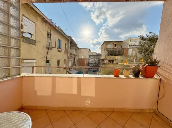 Tirane, jepet me qera apartament 1+1 , 55 m² 600 € (Sheshi Willson)