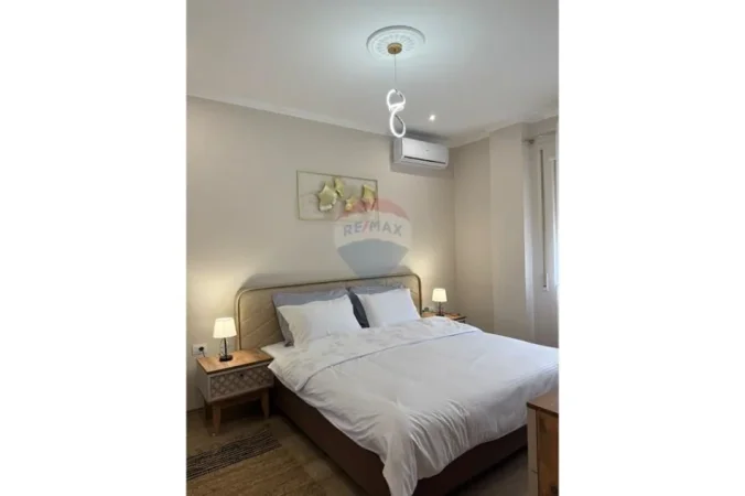 Tirane, jepet me qera 1+1 , 80 m² 650 € (Konpleksi Delijorgji)