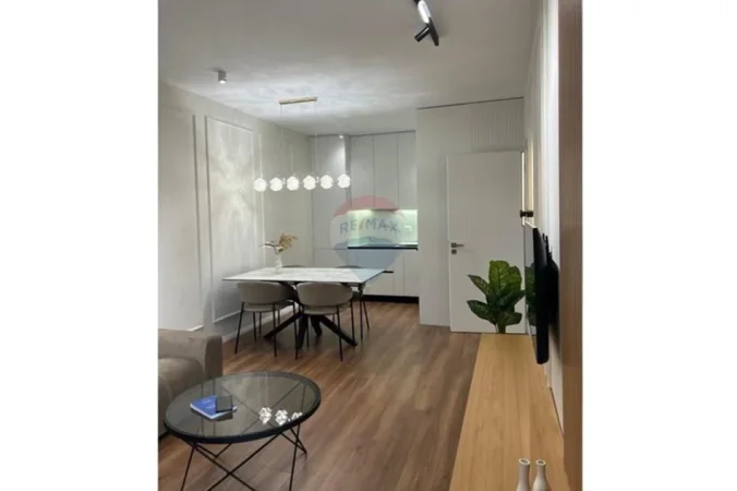 Tirane, jepet me qera apartament 1+1 , 67 m² 750 € 