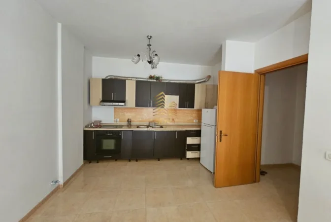 Tirane, jepet me qera apartament 2+1+Ballkon Kati 7, 100 m² 500 € (Fabrika e Miellit)