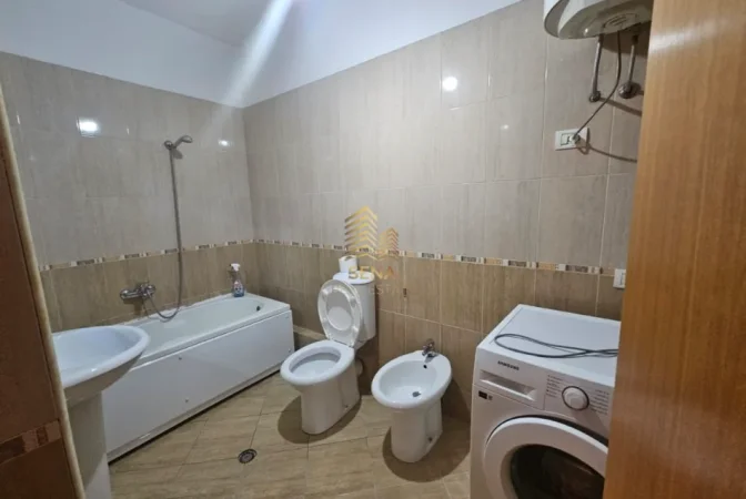 Tirane, jepet me qera apartament 2+1+Ballkon Kati 7, 100 m² 500 € (Fabrika e Miellit)