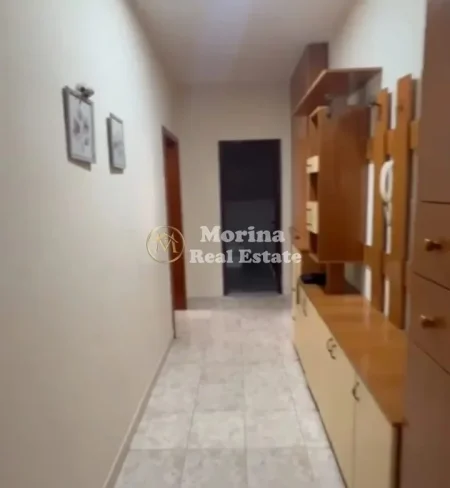 Tirane, jepet me qera apartament 1+1 Kati 3, 65 m² 450 € (Vasil Shanto)