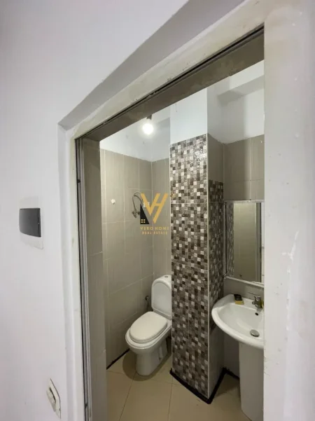 Tirane, jepet me qera zyre Kati -1, 60 m² 420 € (KODRA E DIELLIT)