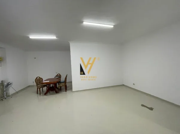 Tirane, jepet me qera zyre Kati -1, 60 m² 420 € (KODRA E DIELLIT)