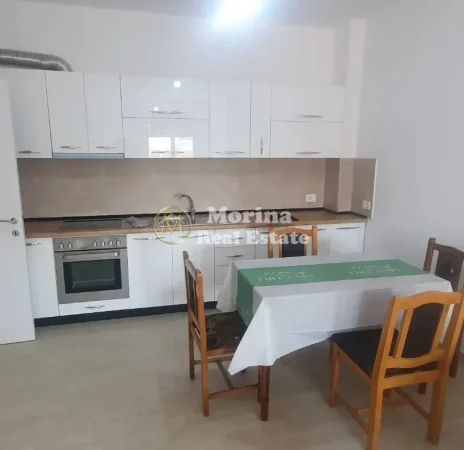 Tirane, jepet me qera apartament 2+1 Kati 1, 90 m² 500 € (Shkoze)