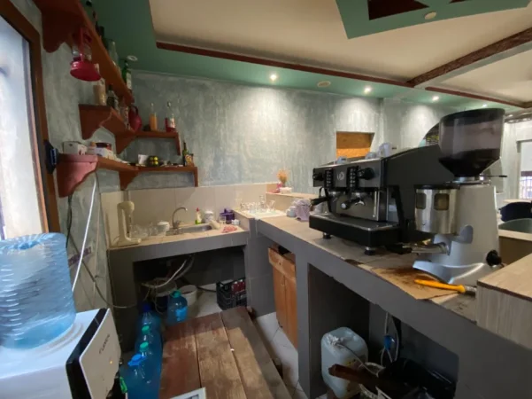 Tirane, jepet me qera bar-resorant Kati 1, 167 m² 600 € (Paskuqan)