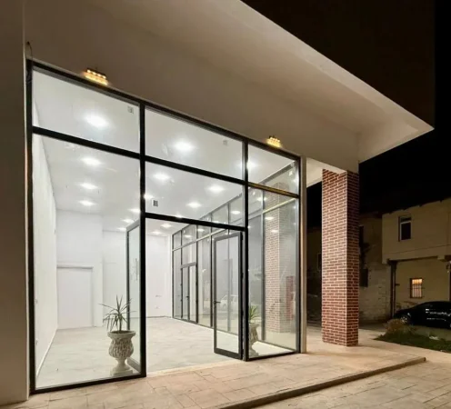 Tirane, jepet me qera ambjent biznesi Kati 0, 45 m² 700 € (HOXHA TAHSIM)