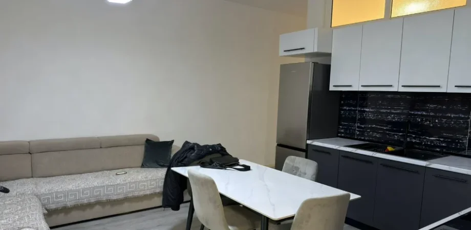 Tirane, jepet me qera apartament 2+1 Kati 3, 78 m² 700 € (5 MAJI)