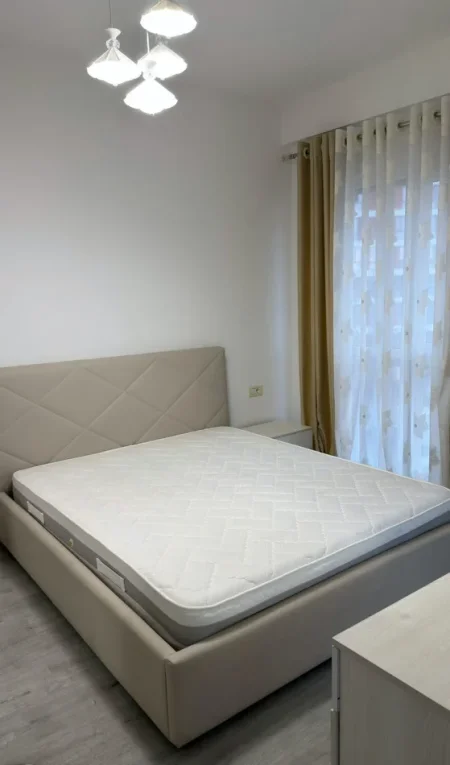 Tirane, jepet me qera apartament 2+1 Kati 3, 78 m² 700 € (5 MAJI)