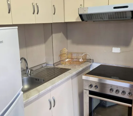 Tirane, jepet me qera apartament 1+1+Ballkon Kati 3, 55 m² 350 € (5 Maji)