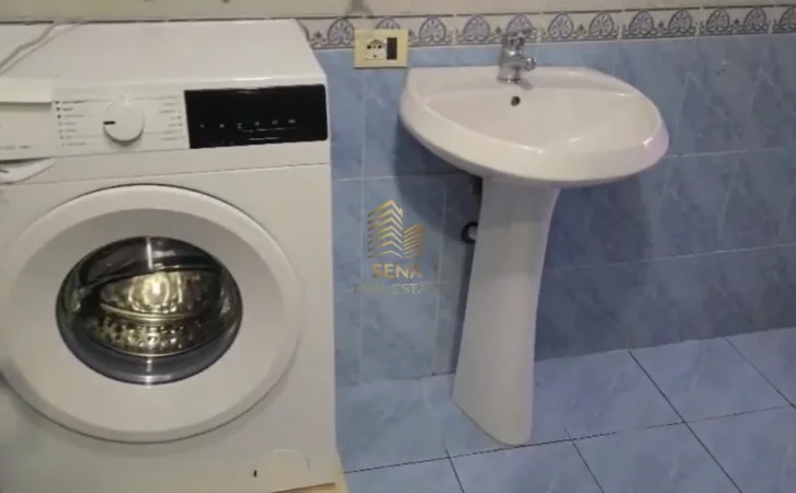 Tirane, jepet me qera apartament 1+1+Ballkon Kati 3, 55 m² 350 € (5 Maji)