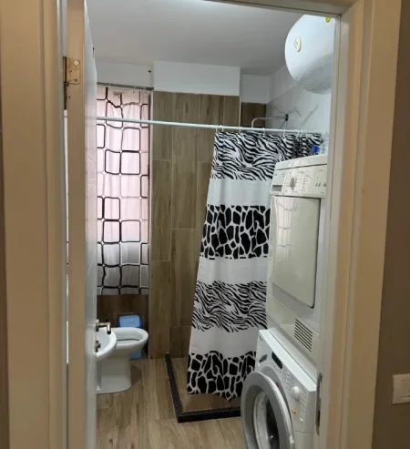 Tirane, jepet me qera apartament 3+1 Kati 3, 90 m² 550 € (Liqeni i Thate)