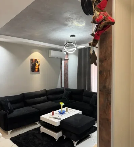 Tirane, jepet me qera apartament 3+1 Kati 3, 90 m² 550 € (Liqeni i Thate)