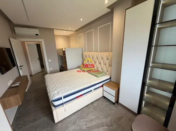 Vlore, jepet me qera apartament 1+1+Ballkon Kati 2, 70 m² 600 € (Rruga Dhimitër Konomi)