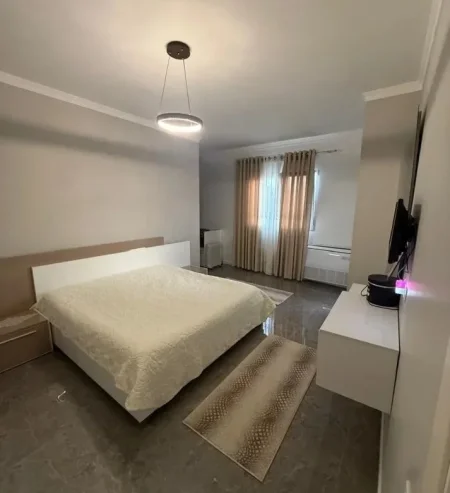 Tirane, jepet me qera Vile 2+1 Kati 3, 120 m² 700 € (TEG)