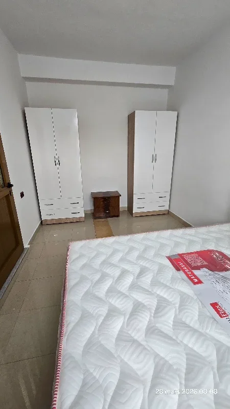 Tirane, jepet me qera apartament 1+1+Ballkon Kati 3, 350 € (Rruga 5 maji tirane)