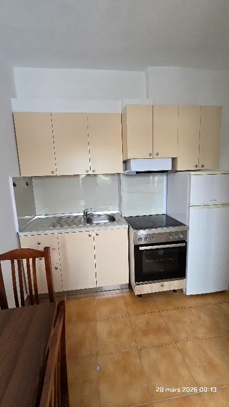 Tirane, jepet me qera apartament 1+1+Ballkon Kati 3, 350 € (Rruga 5 maji tirane)