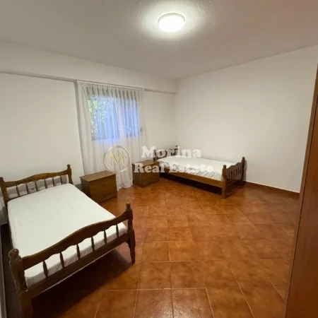 Tirane, jepet me qera shtepi 1+1 Kati 1, 55 m² 400 € (Qytet Studenti)