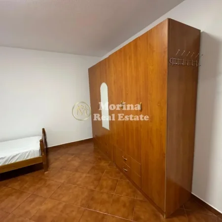 Tirane, jepet me qera shtepi 1+1 Kati 1, 55 m² 400 € (Qytet Studenti)