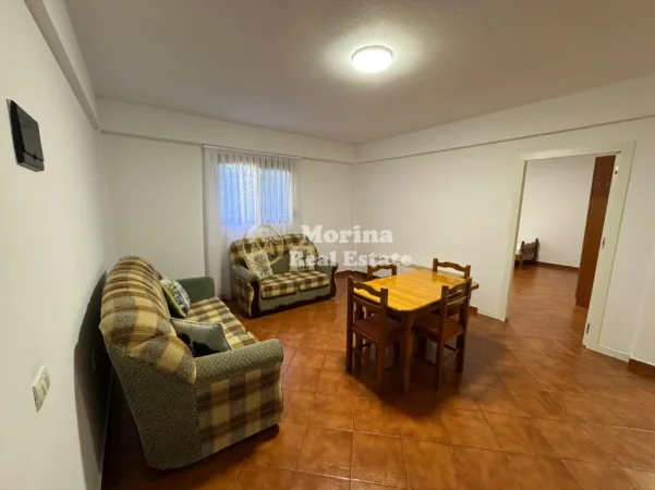Tirane, jepet me qera shtepi 1+1 Kati 1, 55 m² 400 € (Qytet Studenti)