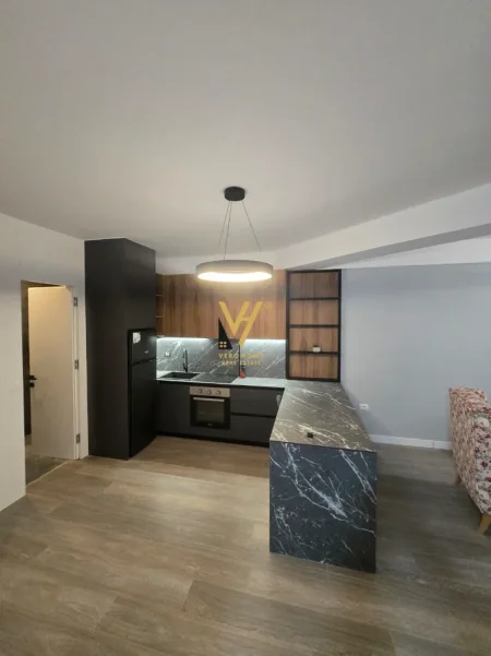 Tirane, jepet me qera apartament 1+1+Ballkon Kati 3, 64 m² 450 € (ASTIR)