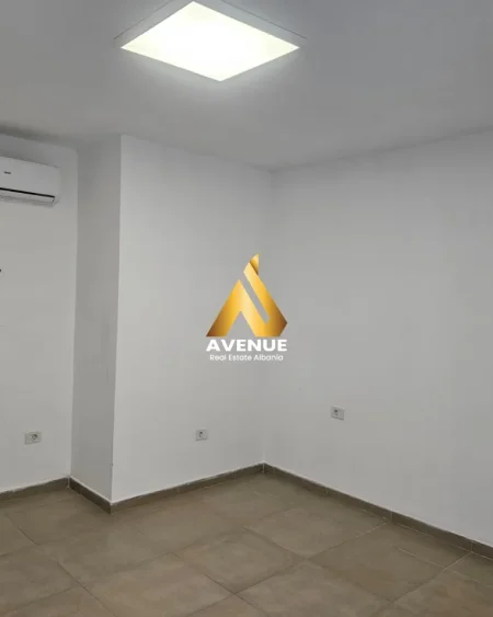 Tirane, jepet me qera ambjent biznesi Kati 2, 74 m² 1.250 € 