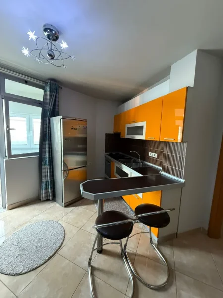 Tirane, shitet apartament Kati 4, 95 m² 170.000 € (Rruga Irfan Tomini, tek Parku)