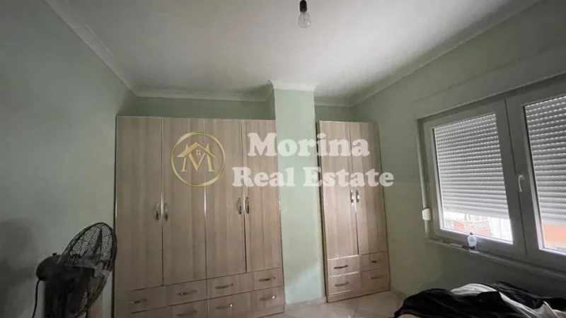Tirane, jepet me qera apartament 1+1 Kati 4, 74 m² 450 € (Pallatet E Verdha)