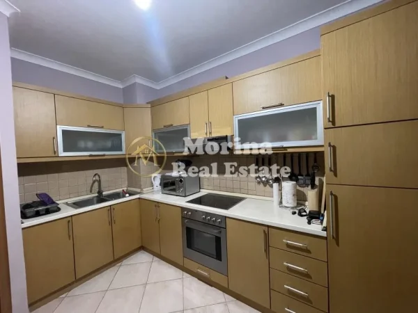 Tirane, jepet me qera apartament 1+1 Kati 4, 74 m² 450 € (Pallatet E Verdha)