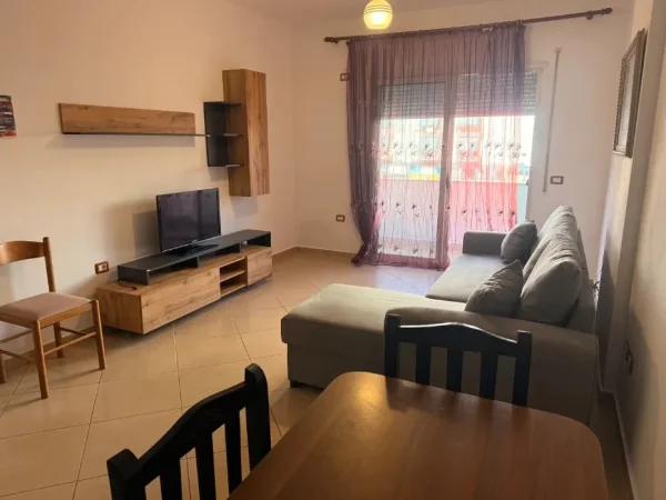 Tirane, jepet me qera apartament 1+1+Aneks+Ballkon Kati 1, 69 m² 400 € (astir)